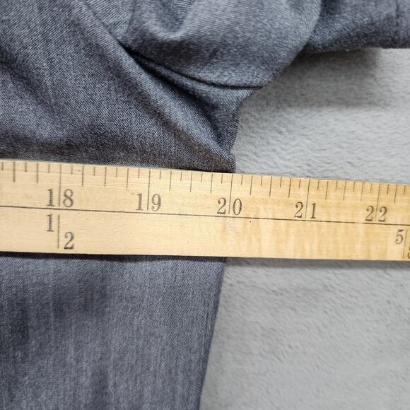 FIGS Technical Collection Scrub Top Women L Gray FW1100 Pockets Medical Nurse - Picture 10 of 11